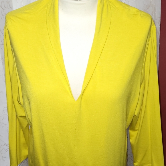 Tops - Picture 7 of 8